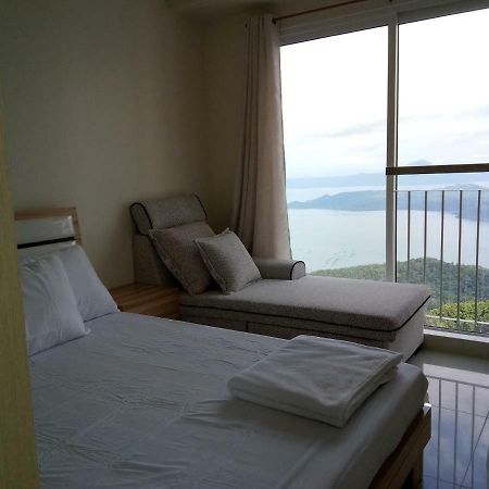 טגאיטאי Taal Lake View Wind Residences By Smco מראה חיצוני תמונה