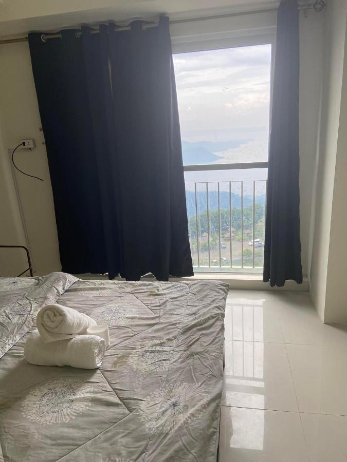 טגאיטאי Taal Lake View Wind Residences By Smco מראה חיצוני תמונה