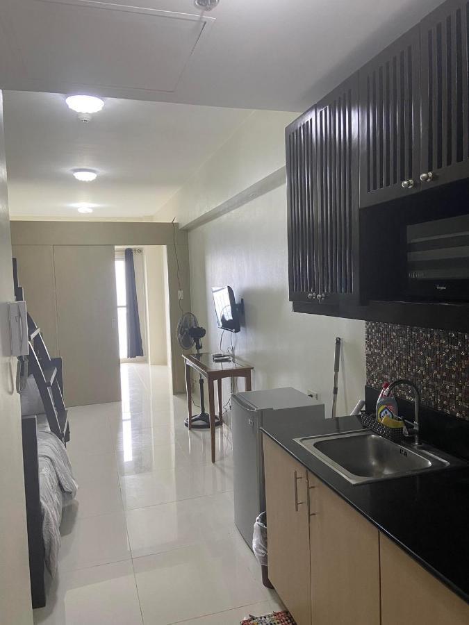 טגאיטאי Taal Lake View Wind Residences By Smco מראה חיצוני תמונה