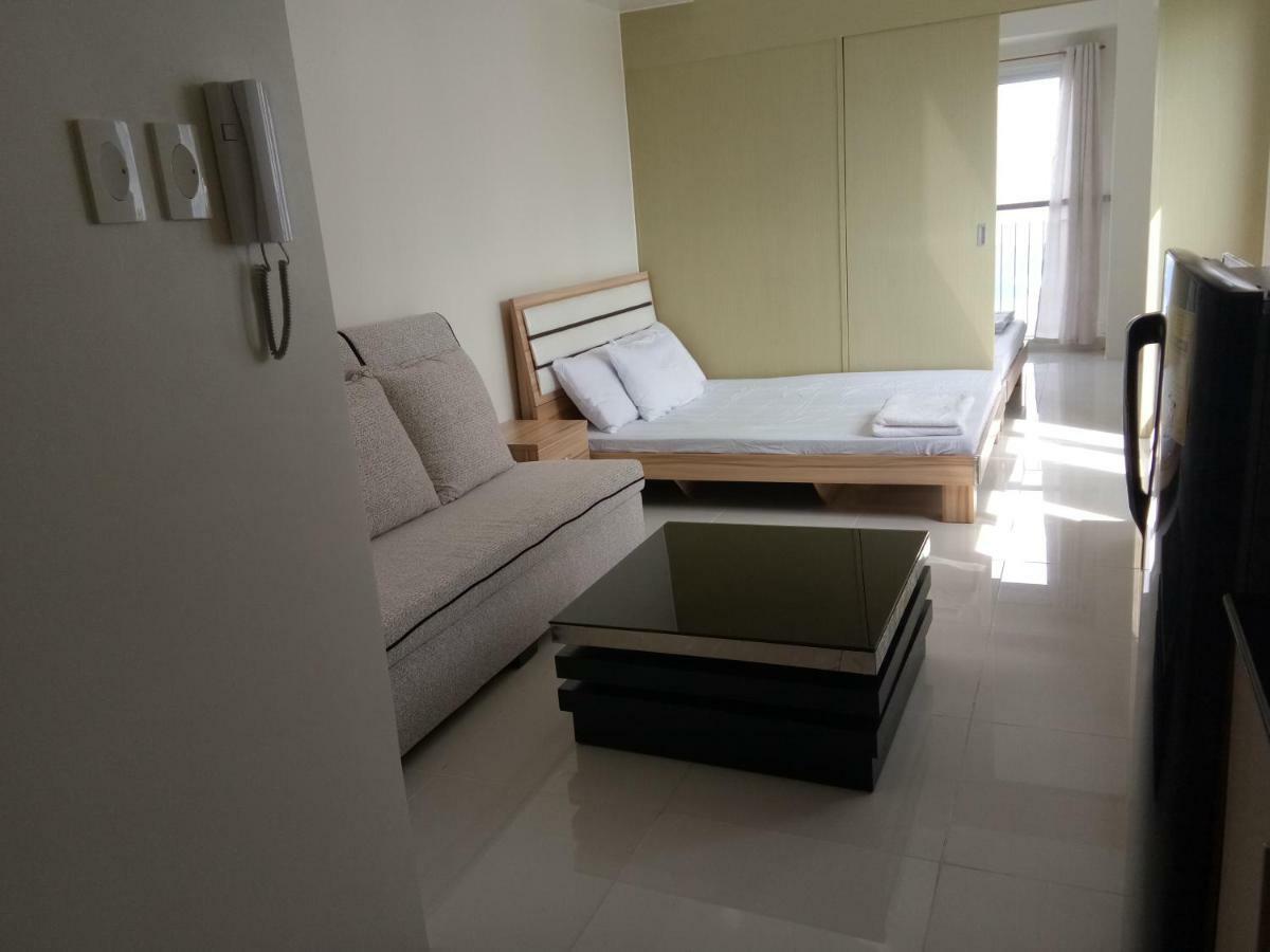 טגאיטאי Taal Lake View Wind Residences By Smco מראה חיצוני תמונה