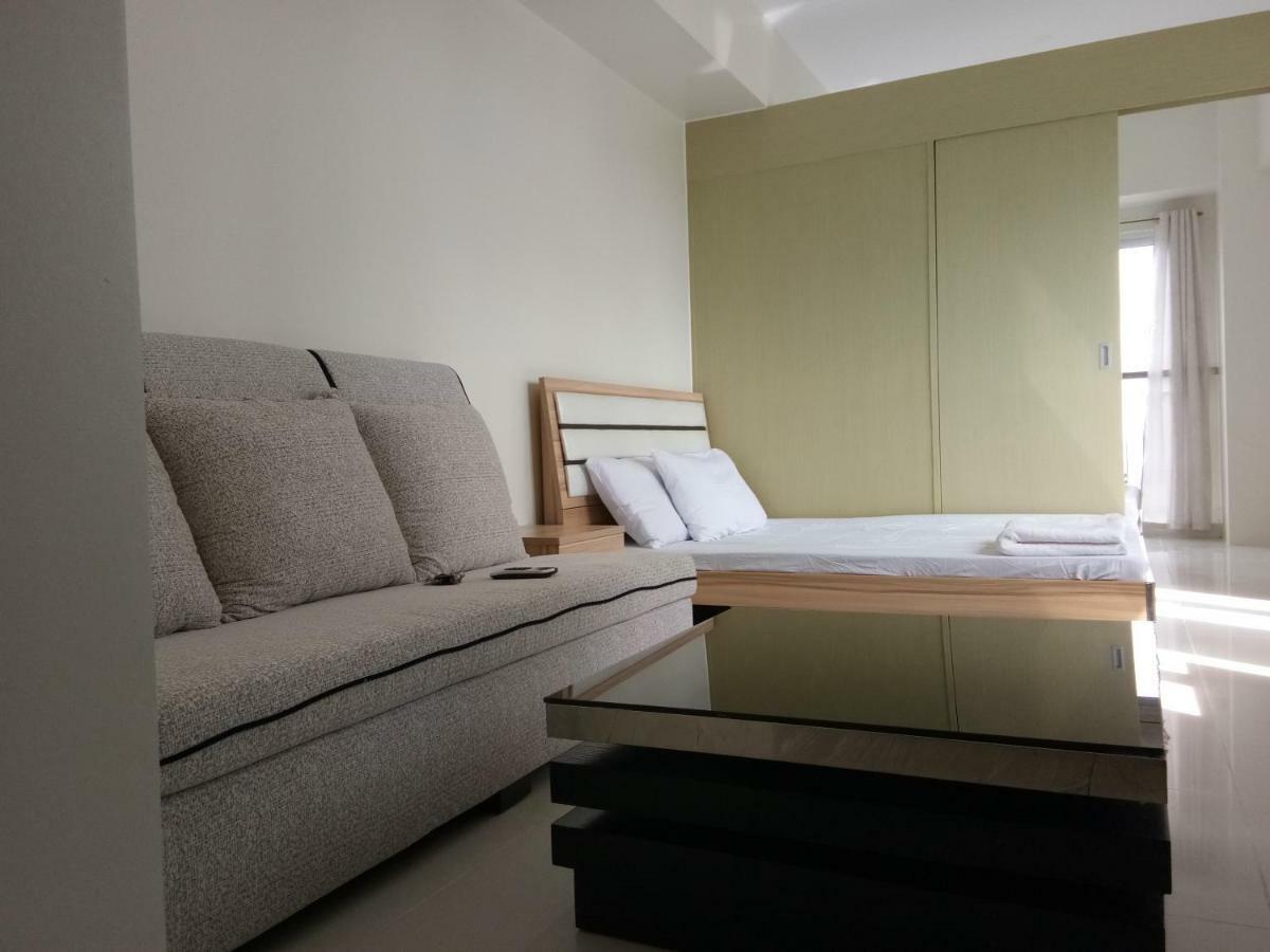טגאיטאי Taal Lake View Wind Residences By Smco מראה חיצוני תמונה
