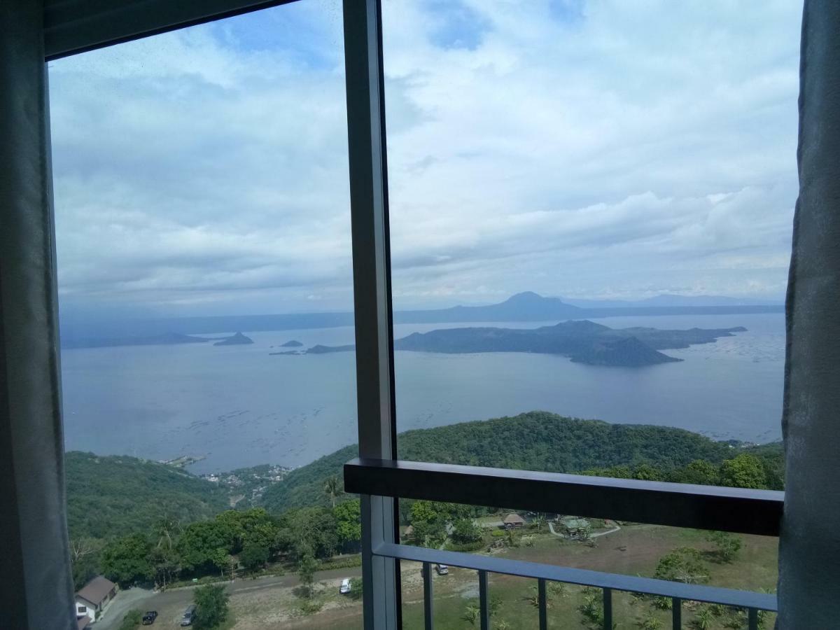 טגאיטאי Taal Lake View Wind Residences By Smco מראה חיצוני תמונה