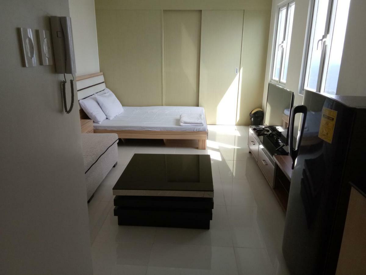 טגאיטאי Taal Lake View Wind Residences By Smco מראה חיצוני תמונה