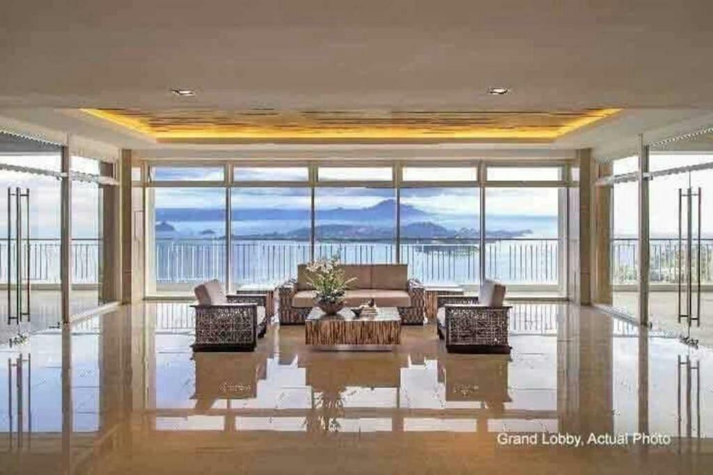 טגאיטאי Taal Lake View Wind Residences By Smco מראה חיצוני תמונה